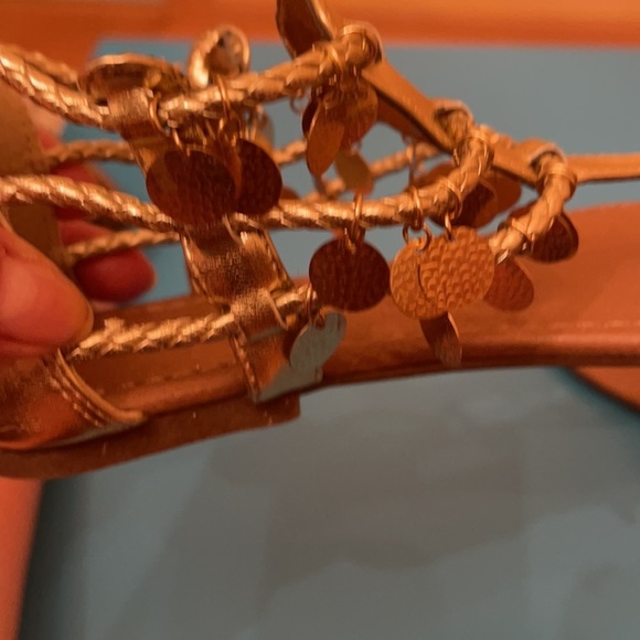 Target Cover Girl Gladiator Gold Sandals With Dangling Charms Size 1 - Picture 6 of 7